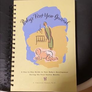 Baby’s first year journal - book